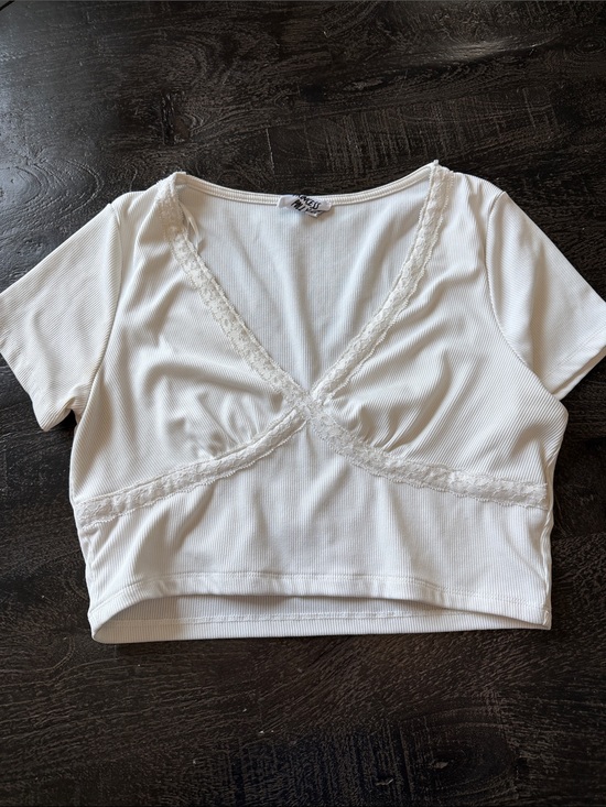 Princess Polly Tops - Princess Polly White Ribbed V-Neck Lace-Trim Crop Top